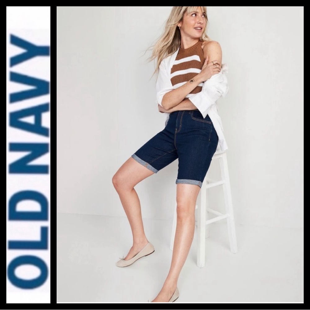 NWOT Old Navy High Rise 9” Bermuda Shorts